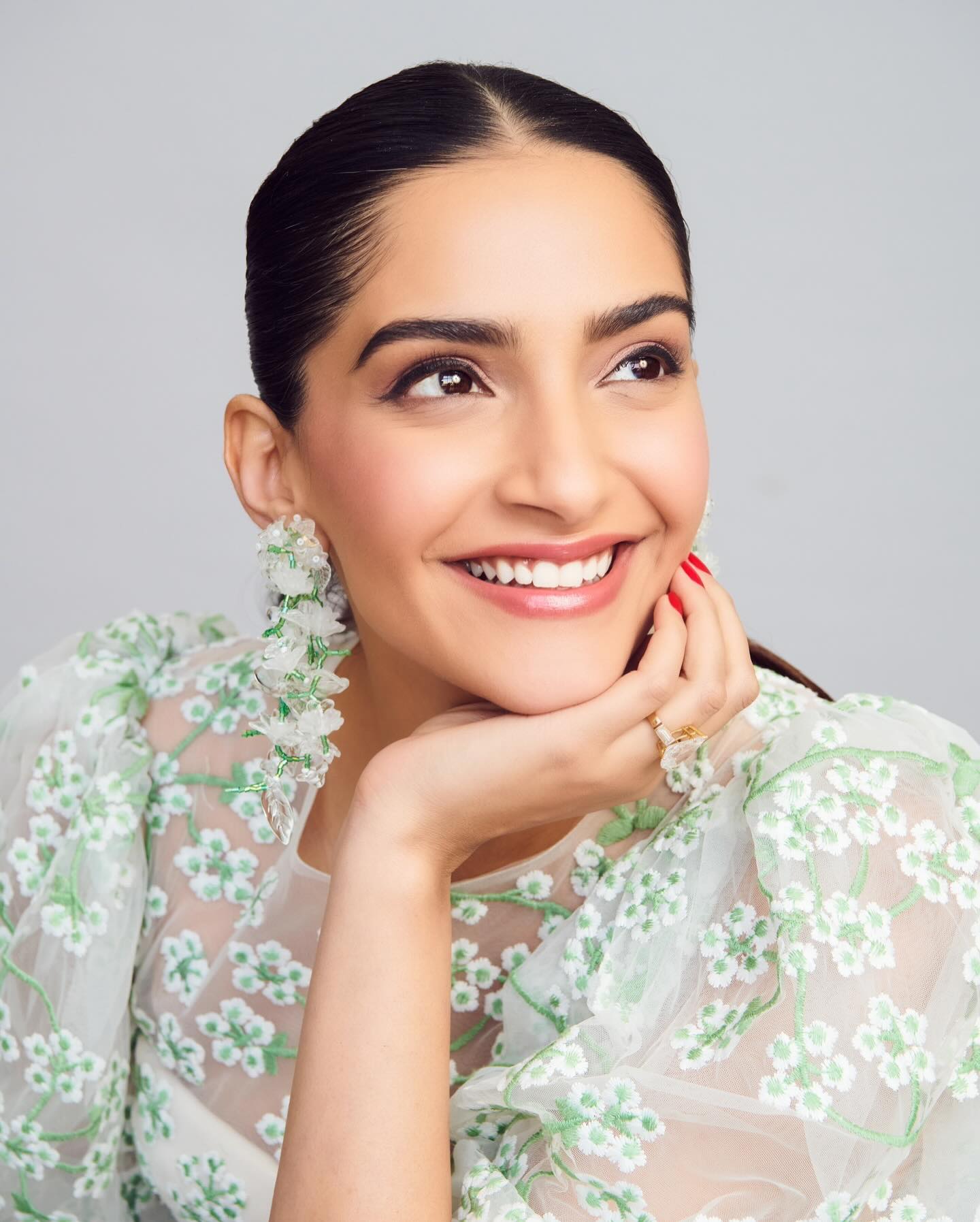Sonam Kapoor Borrowed Clothes From Designers Said Did Not Buy Everything All Time