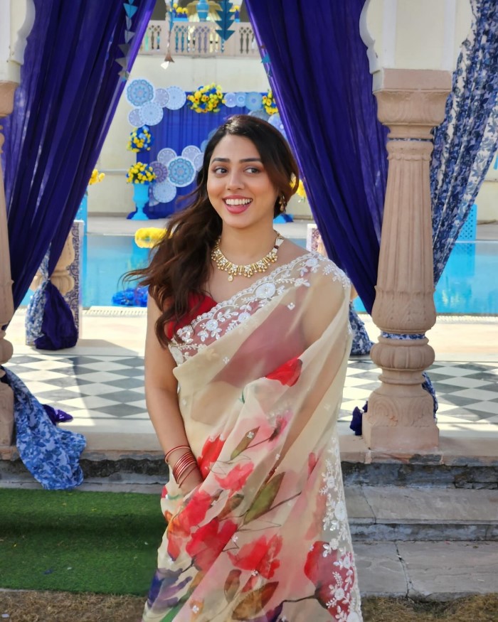 झील मेहता ने हाल ही में एक वीडियो को साझा किया और इसमें वह अपने फैंस को बताती हुई नजर आ रही है