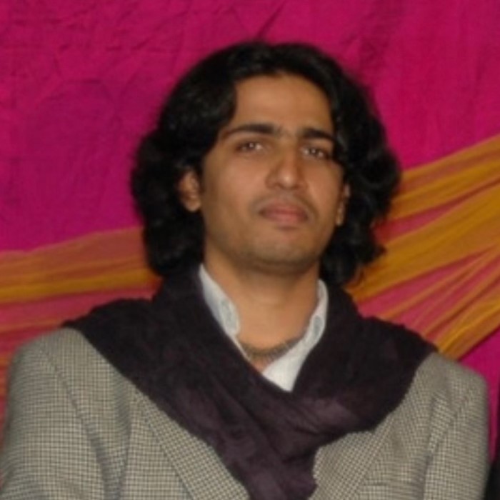 इसी के अलावा गुलशन ने हाल ही में सोशल मीडिया पर अपने फैन्स के साथ में इंटरेक्ट किया