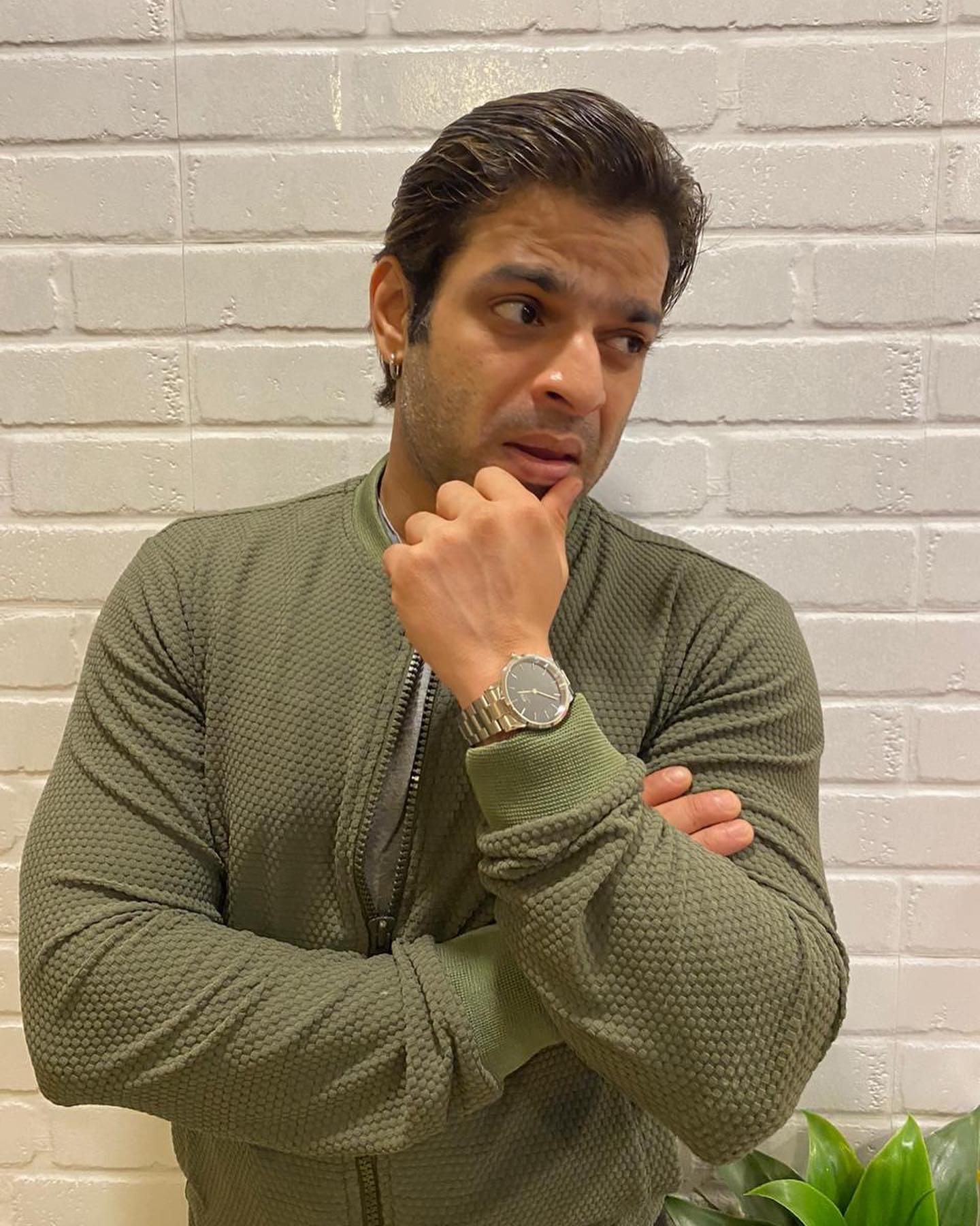 karan patel shared a post asking for work