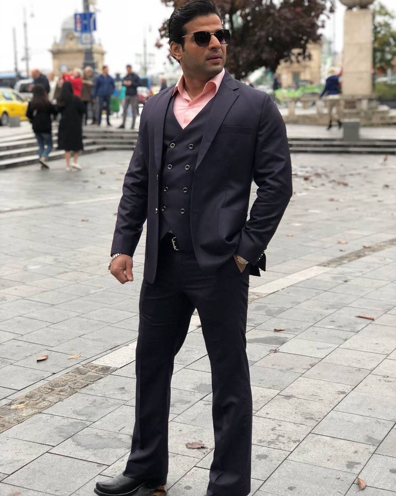 karan patel shared a post asking for work