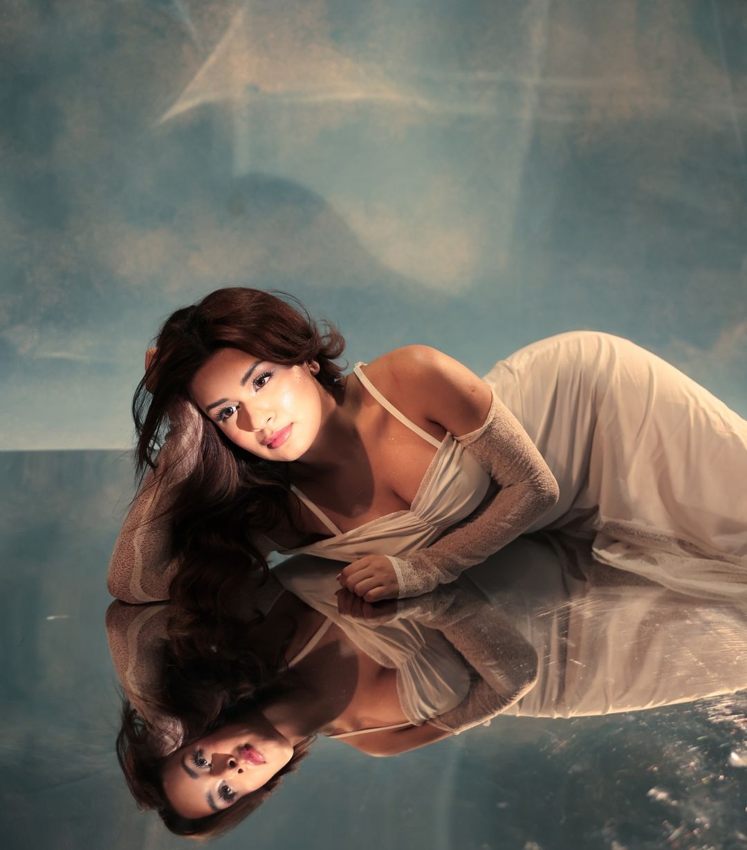 Avneet Kaur Stuns Fans With Ethereal 