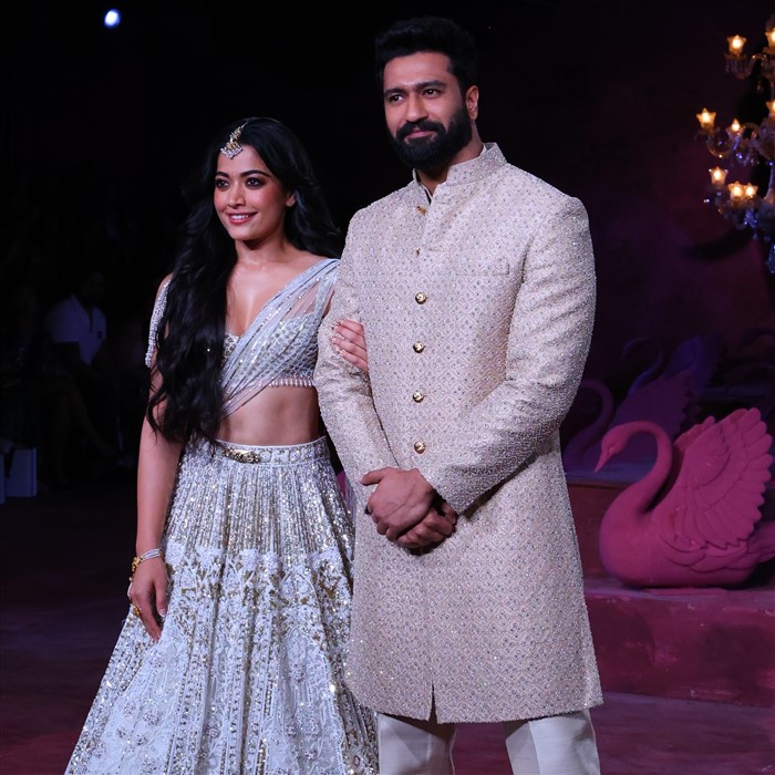 India Couture Week 2024 , Rashmika Mandanna Vicky Kaushal Walk The Ramp ...