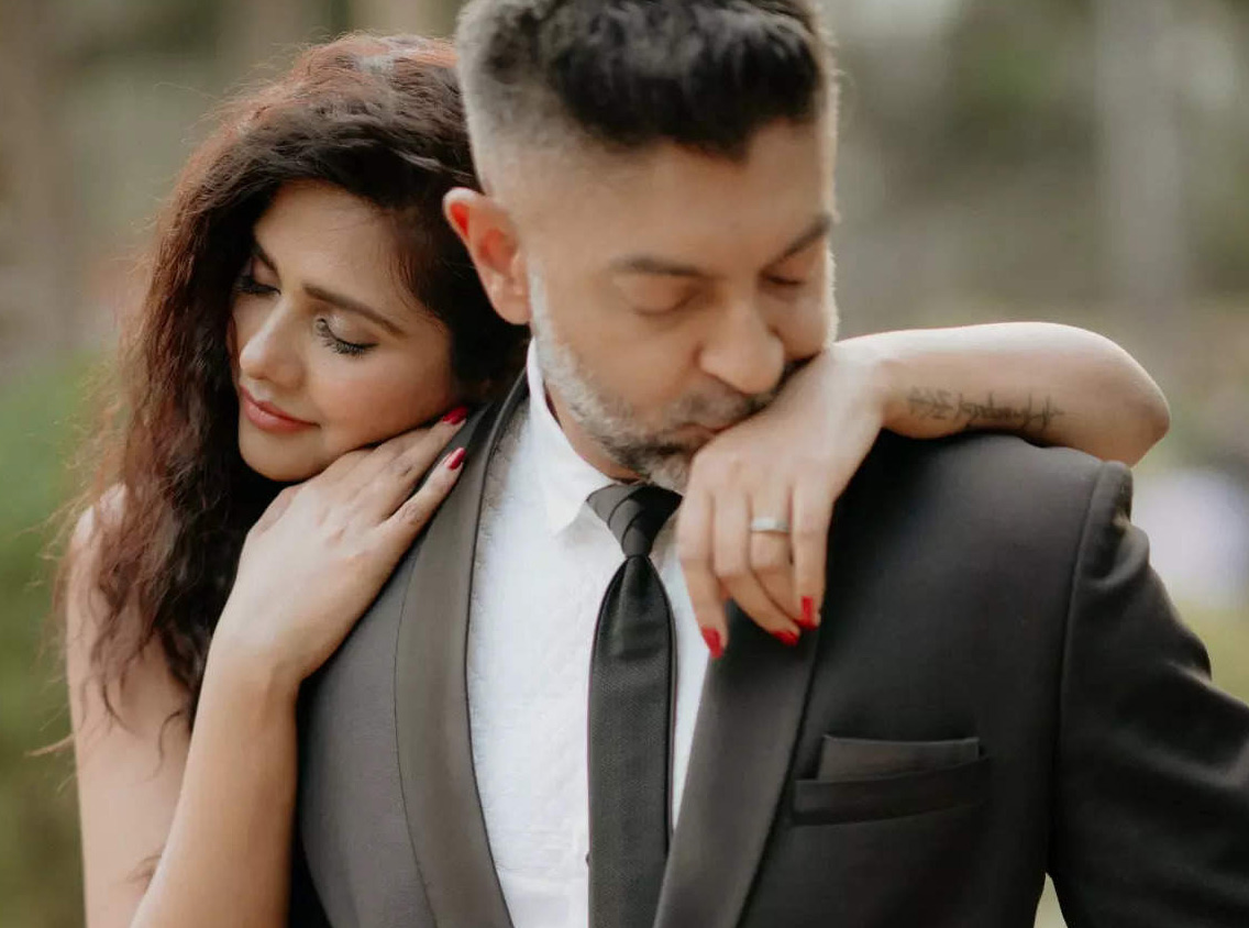 Nikhil accusing Dalljiet of media harassment and Dalljiet accusing him of cheating.