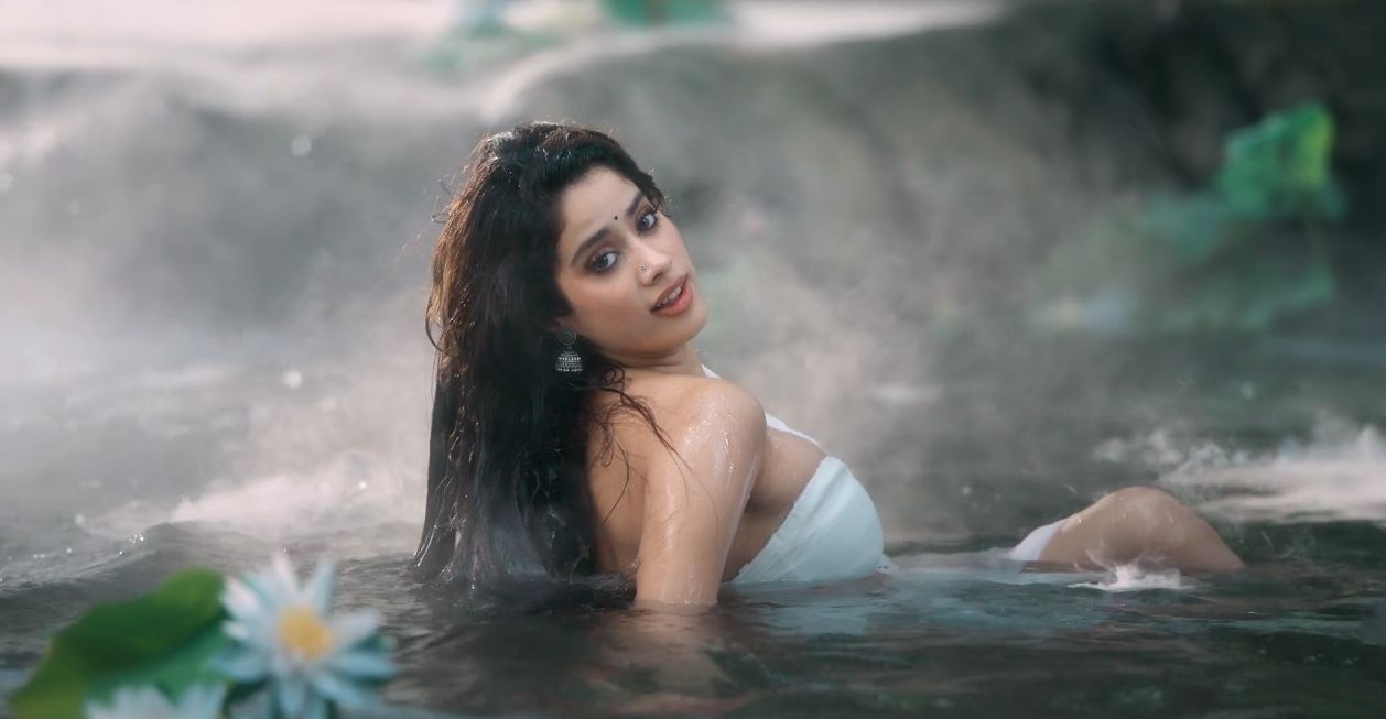 Janhvi Kapoor's Oh So Hot Looks From Devara's Latest Song