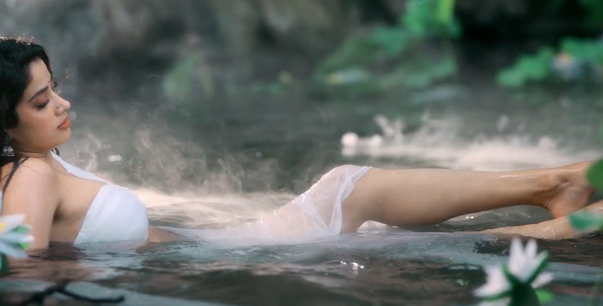 Janhvi Kapoor's Oh So Hot Looks From Devara's Latest Song