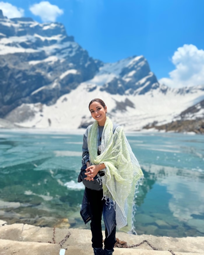 लेकिन जैस्मिन भसीन हिंदी फिल्म इंडस्ट्री में काम करना चाहती हैं और हाल ही में नवभारत टाइम्स के साथ में बातचीत के दौरान उन्होंने अपनी बात भी रखी।