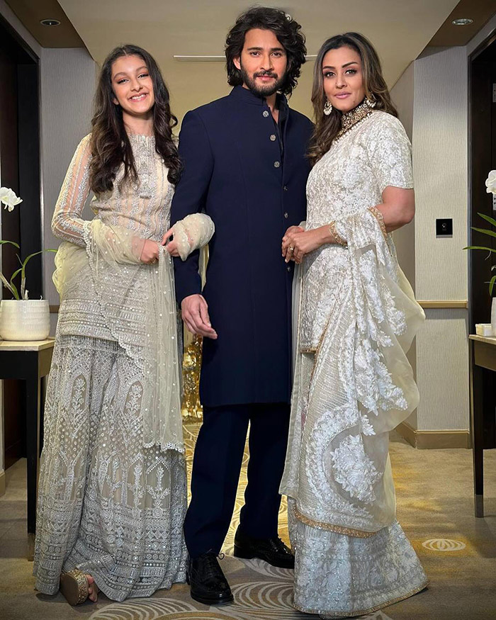Namrata is four years older than Mahesh, but this never posed a problem for the couple.