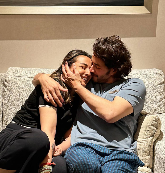 They managed to keep their relationship away from the media and public eye for a long time.