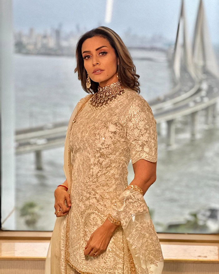 Namrata decided to quit her acting career to focus on her family after their marriage.