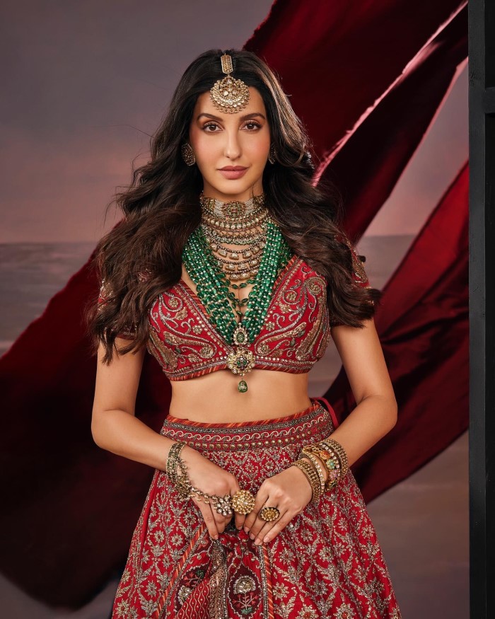 नोरा फतेही आगे कहती है कि महिलाओं को ओवर इंडिपेंडें होना चाहिए और पुरुषों का साथ कभी भी नहीं लेना चाहिए