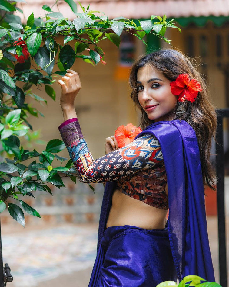Parvathi Nair’s saree outfits feature a range of vibrant colors
