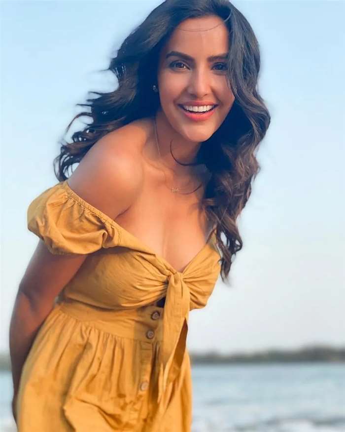Priya Anand’s Latest Photoshoot Goes Viral: A Stunning Display of Glamour