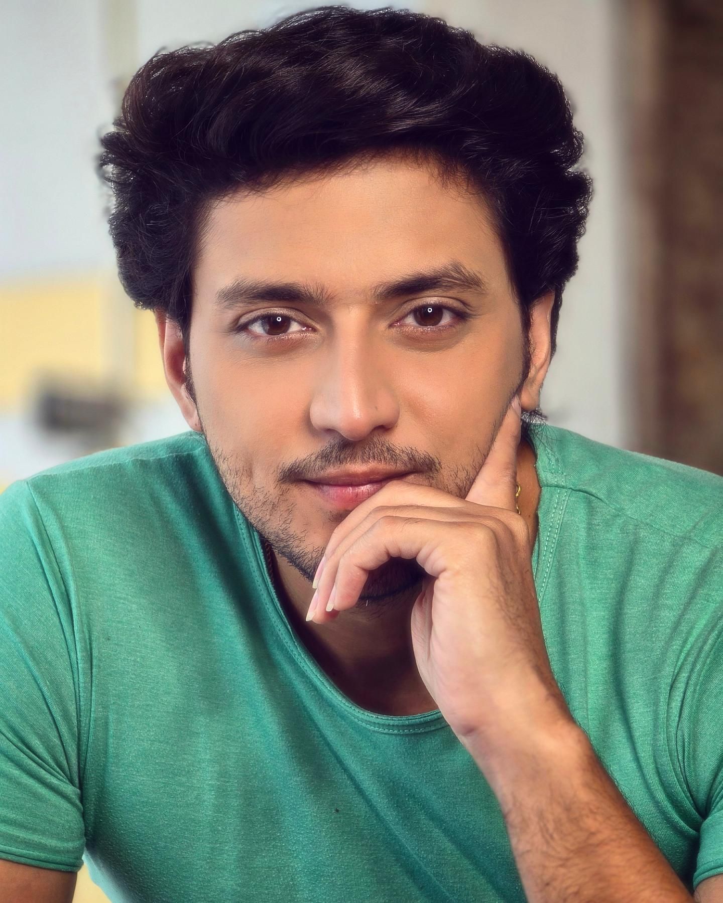 Kinshuk Vaidya Gets Engaged To Diksha Nagpal