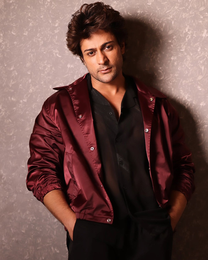 लेकिन अब हाल ही में एक एपिसोड के दौरान शालीन भनोट अपने को-कंटेस्टेंट्स को डेट पर चलने के लिए पूछते हुए नजर आए