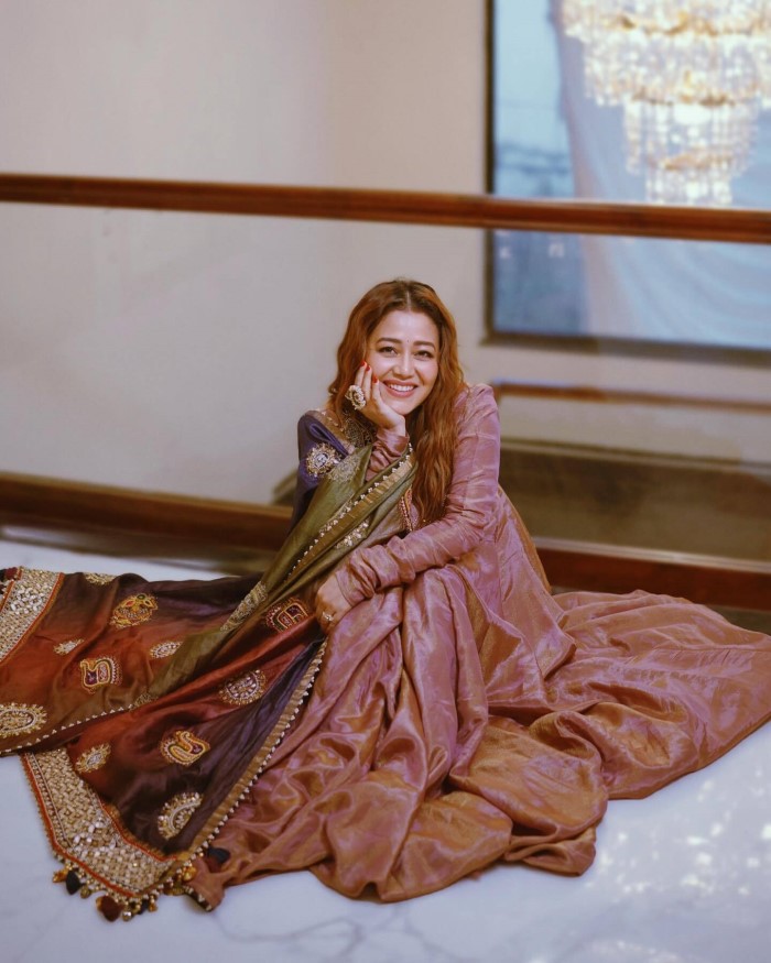 Neha Kakkar: Neha Kakkar is a popular playback singer in Bollywood, known for hit songs like “Dilbar” and “Aankh Marey.”