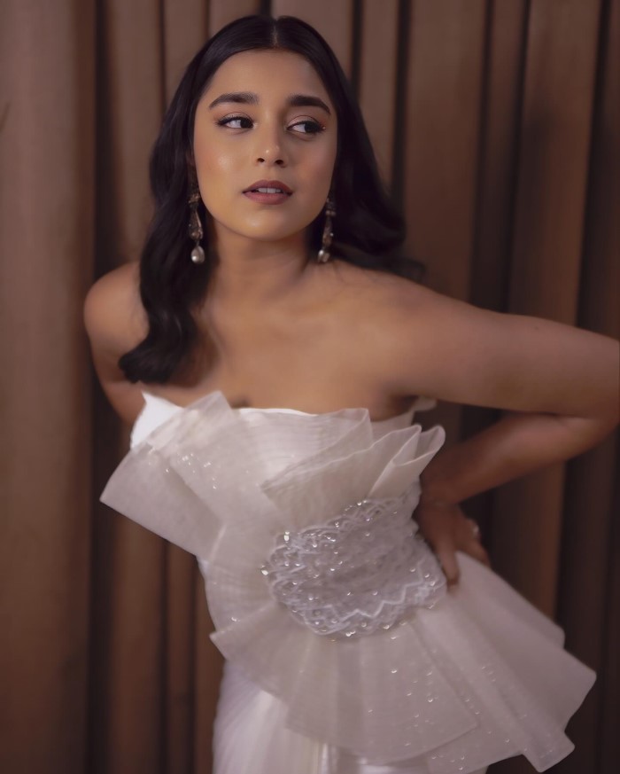वहीं सुंबुल तौक़ीर खान को लगातार बढ़ते हुए वजन के चलते काफी ट्रोल किया जा रहा है