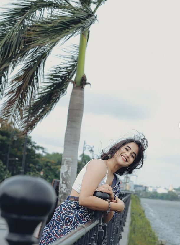 Deepthi Sunaina Photoshoot