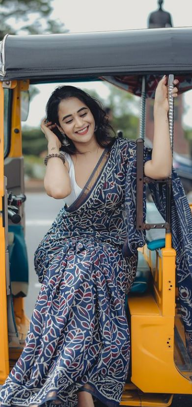 Deepthi Sunaina Photos