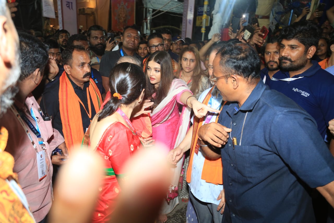 Aishwarya Rai Attends GSB Ganpati Darshan with Mom and Daughter
