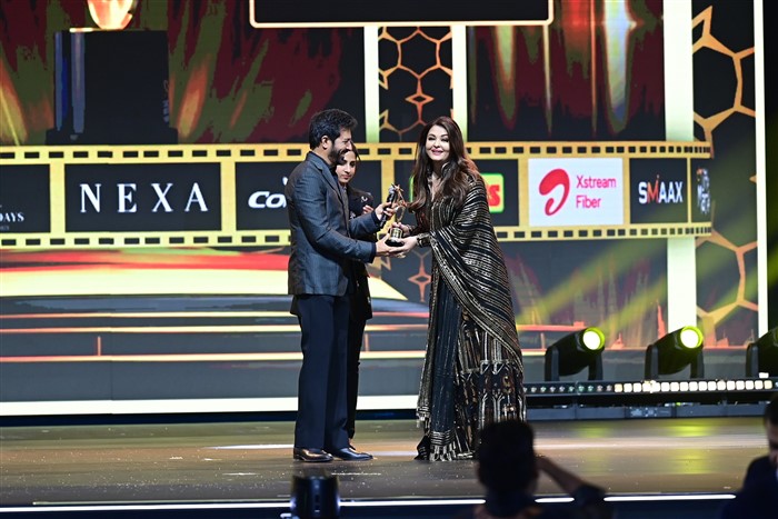 Aishwarya Rai Bachchan And Daughter Aaradhya Dazzle At SIIMA 2024