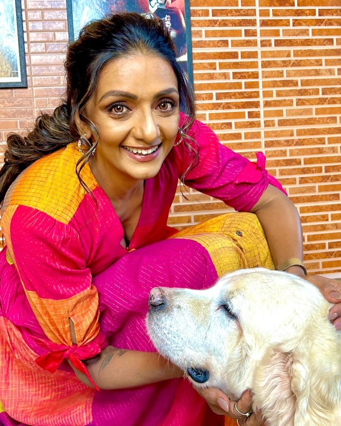 शांति प्रिया की इस पोस्ट से साफ पता चलता है कि भले ही वह बिग बॉस में नजर नहीं आने वाली है लेकिन अपने दूसरे प्रोजेक्ट से कमबैक जरूर करने वाली है