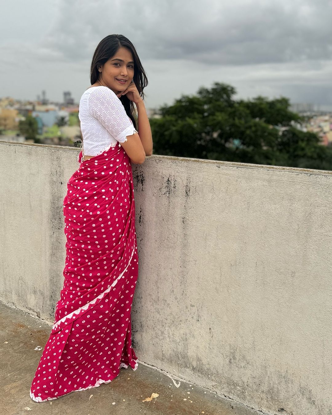 Mokshitha Pai is a popular Kannada television actress known for her roles in daily soaps like “Paaru” and 