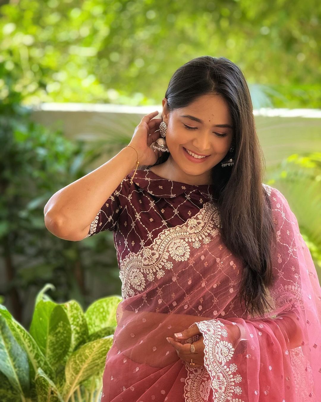 Mokshitha Pai is a popular Kannada television actress known for her roles in daily soaps like “Paaru” and 