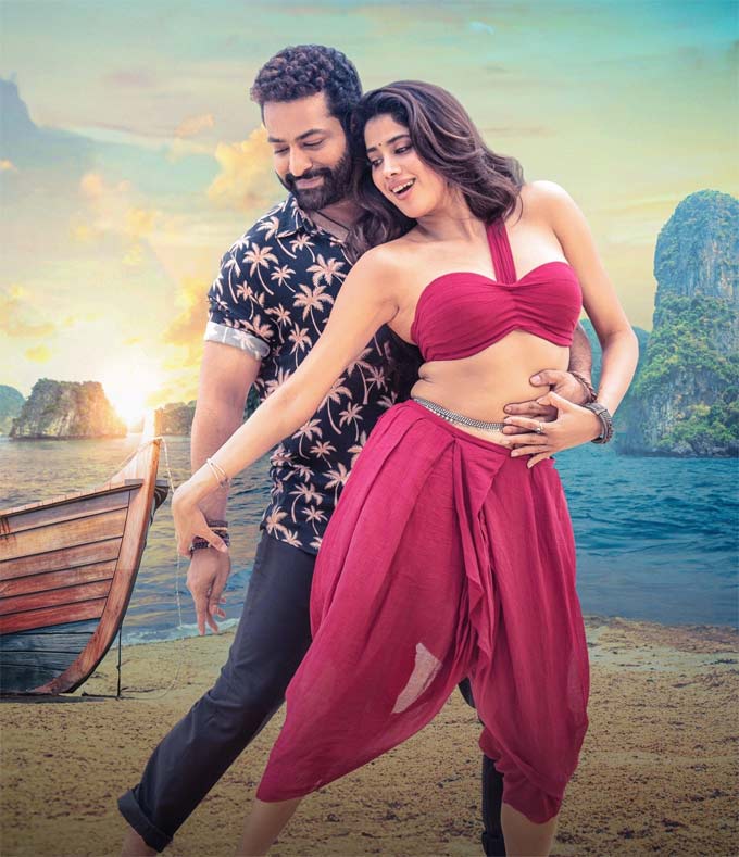 Jr. NTR and Jhanvi Kapoor Devara Photo