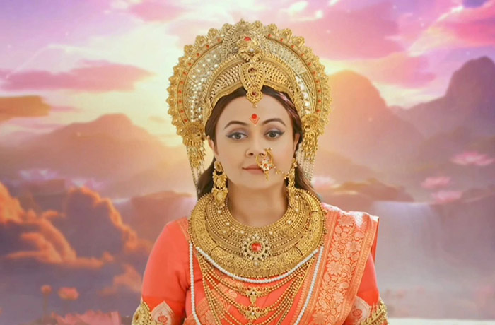 देवोलीना भट्टाचार्जी टीवी की एक मशहूर अभिनेत्री है और आपको बता दें कि जल्दी ही वह अपने पहले बच्चे को जन्म देने वाली है