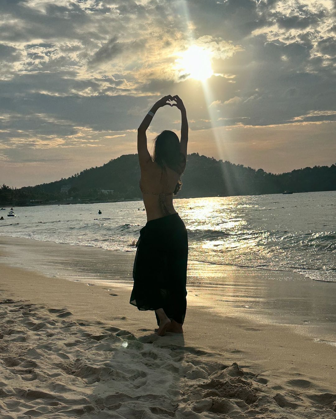 Disha Patani Birthday Wish For Mouni Roy Photos