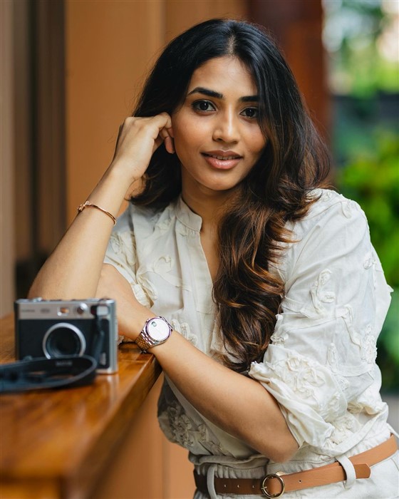 Sapthami Gowda Slim Look