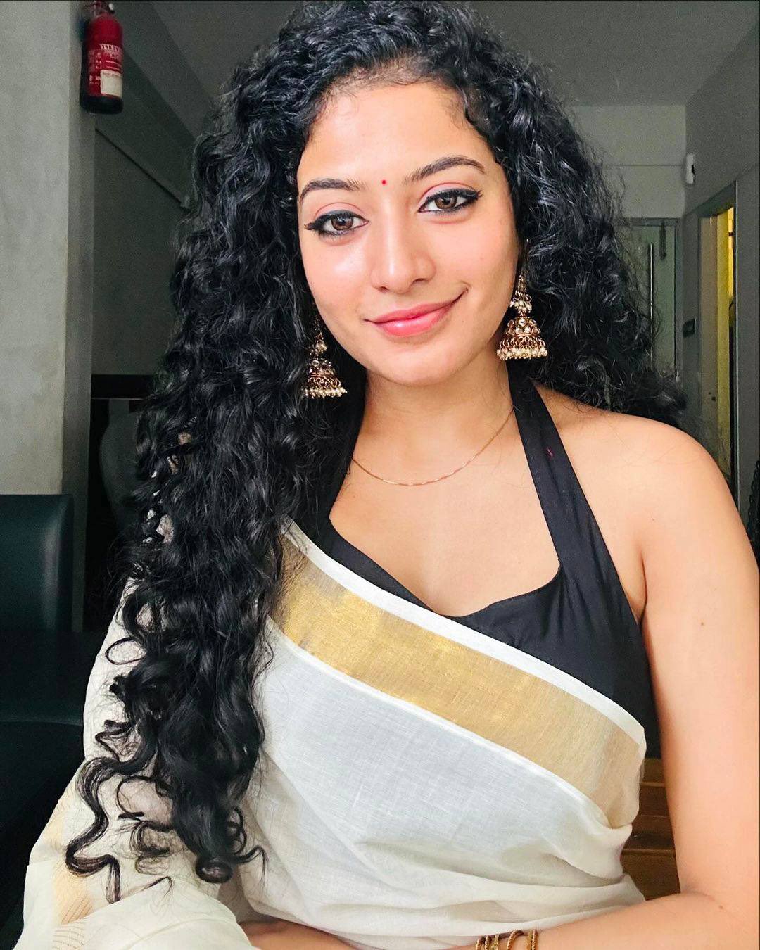 Anjali Nair celebrated Onam in a classic Kerala saree.