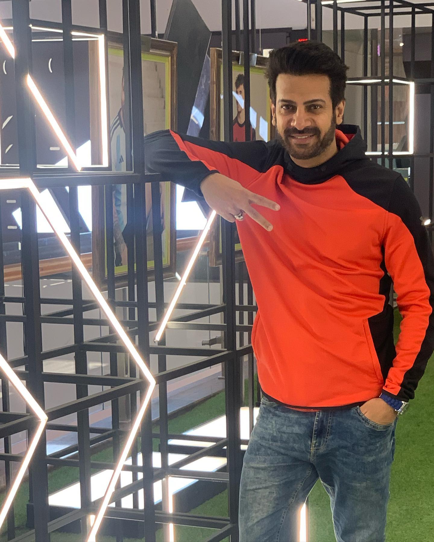 Karan Veer Mehra is a well-known Indian television actor  and is now the winner of Khatron Ke Khiladi 14.