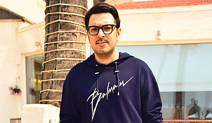 Humble Beginnings: Maddock Films was founded by Dinesh Vijan, an investment banker who left his job in 2004 to pursue filmmaking.