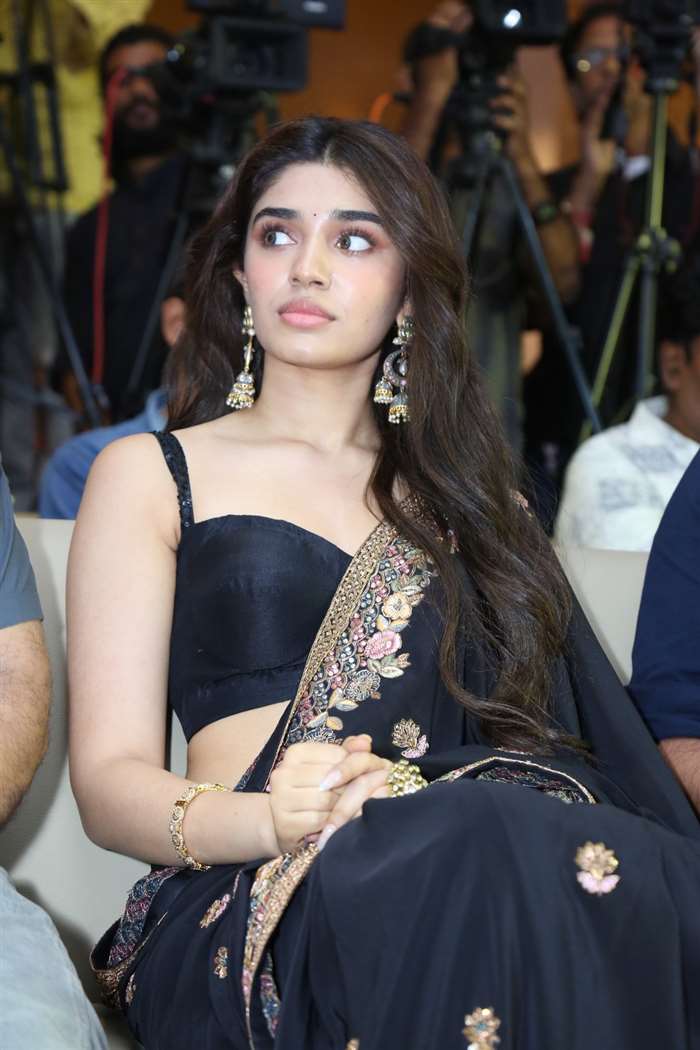Kriti Shetty’s Appearance At ARM Movie Pre-Release Event