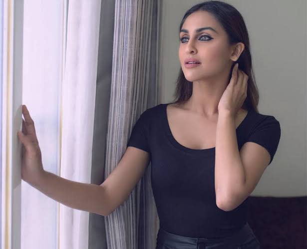 क्रिस्टल डिसूजा टीवी की एक मशहूर अभिनेत्री है और आपको बता दें कि उन्होंने क्या दिल में है