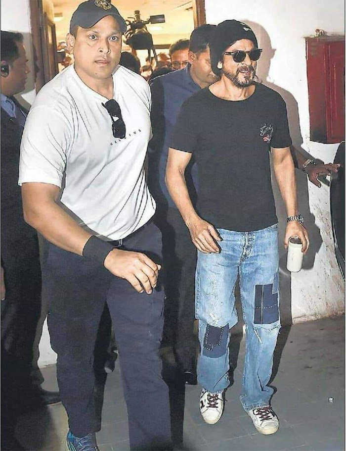 Ravi Singh (Shah Rukh Khan): Ravi Singh is the highest-paid bodyguard in Bollywood, earning around ₹2.7-3 crore annually.