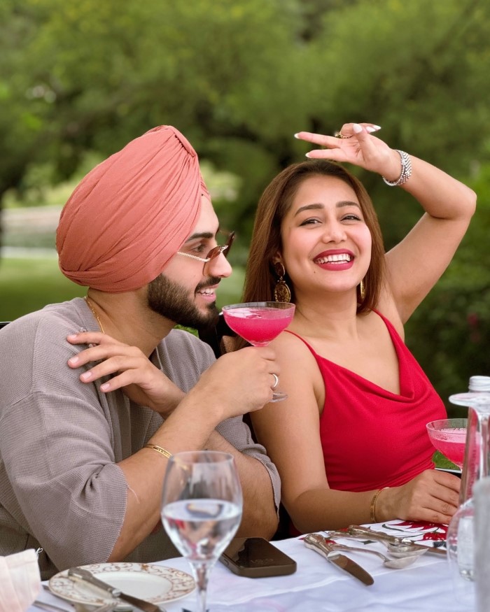 हालांकि दोनों के बीच में इतना ज्यादा प्यार होने के बावजूद भी अक्सर तलाक की खबरें सामने आती रहती है