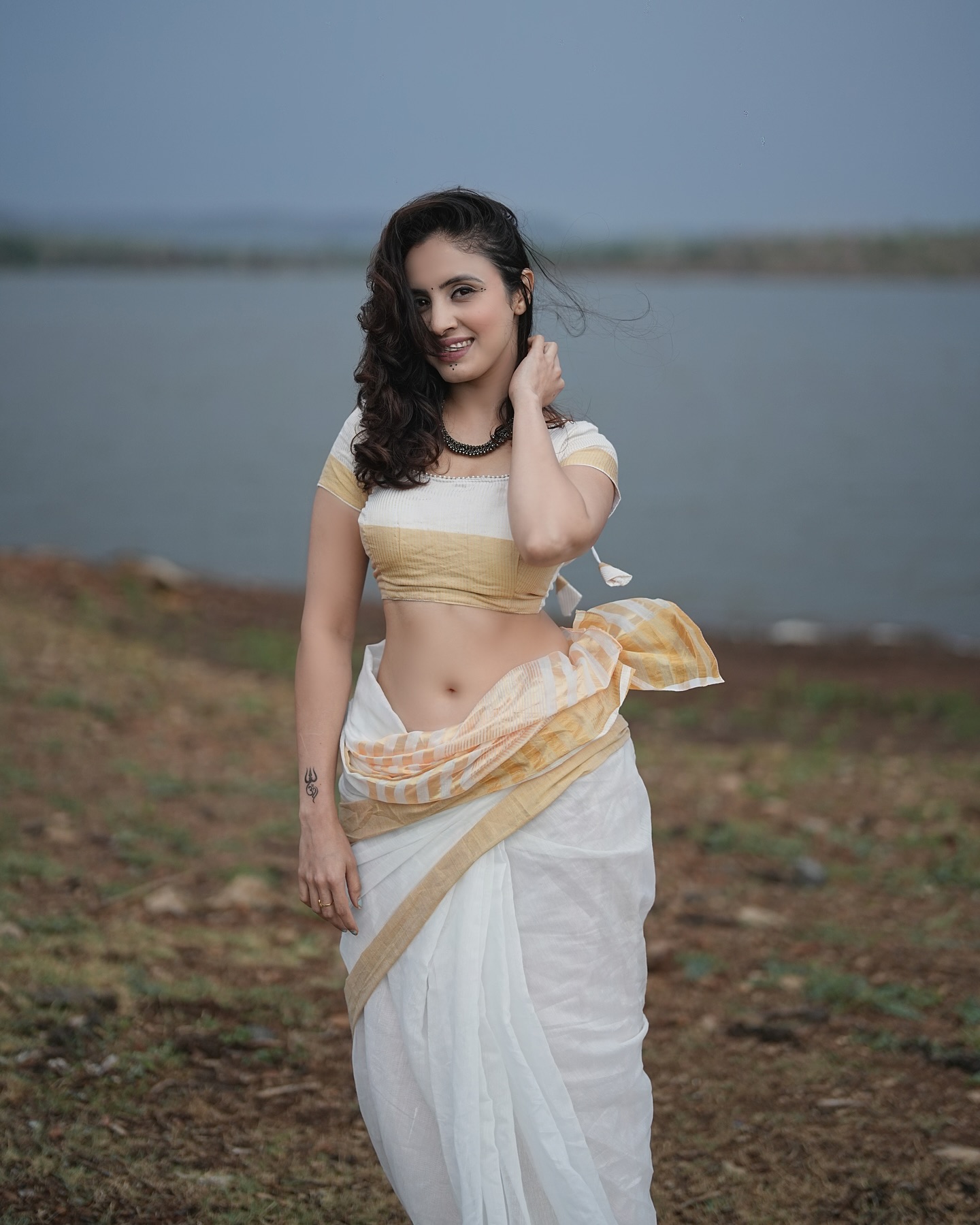 Priyanka Kholgade’s latest photoshoot in a Kerala style saree