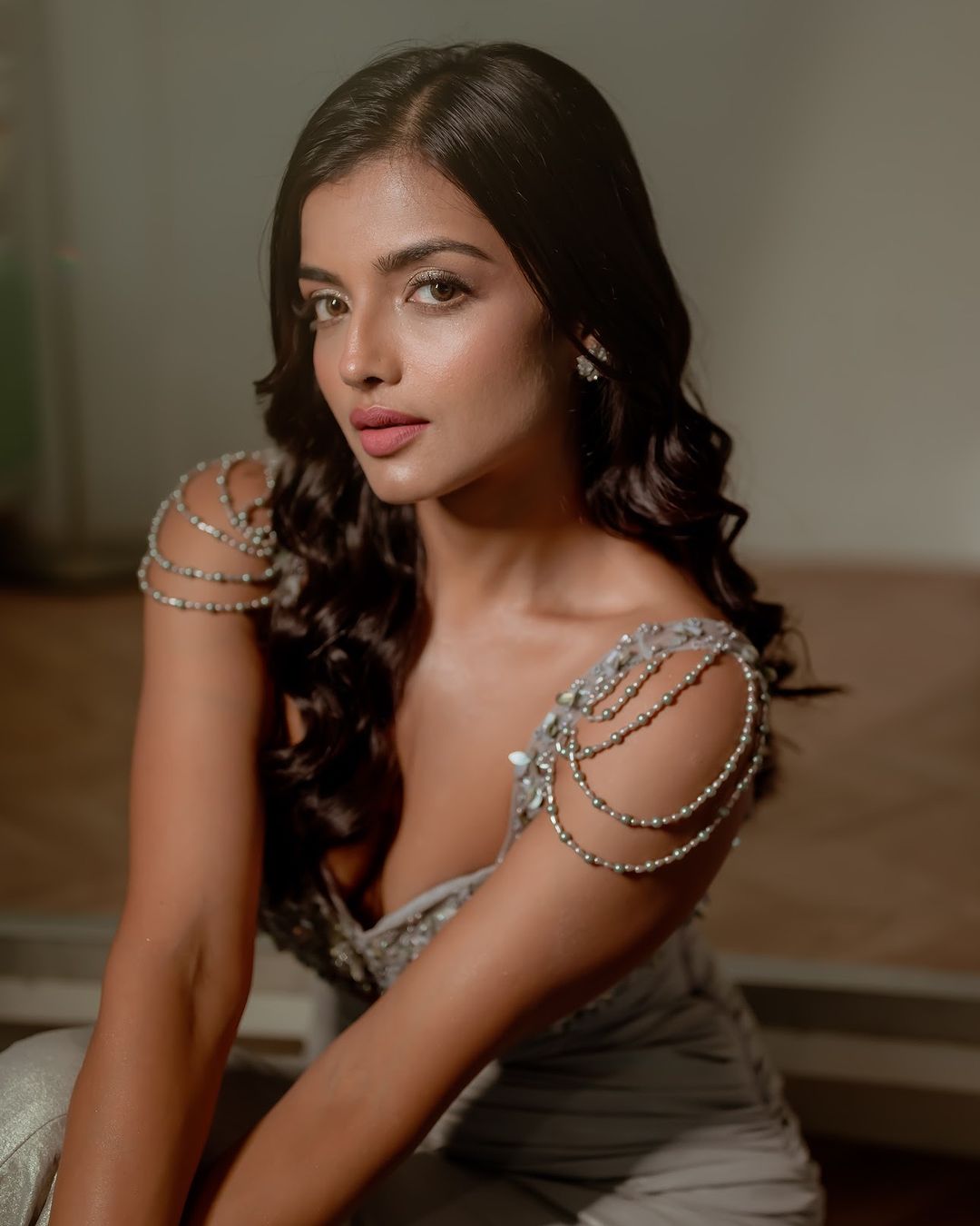Ashna Zaveri stuns like never before in a breathtaking metallic gown.