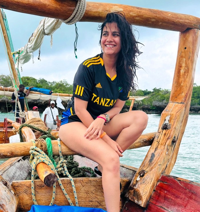 लेकिन हाल ही में श्रेया द्वारा एक पोस्ट शेयर किया गया और इसमें बताया कि वह मुंबई में रहते हैं