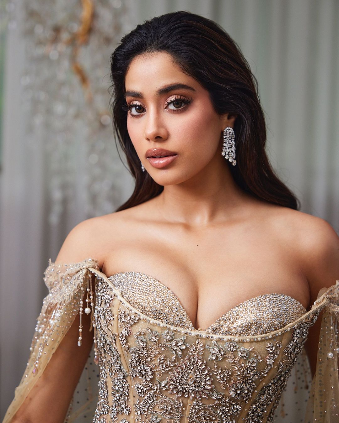 Janhvi Kapoor hot photos