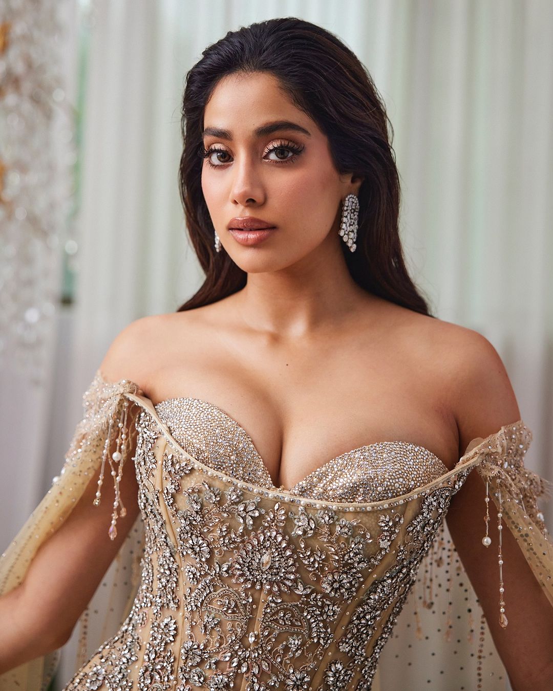 Janhvi Kapoor hot photos
