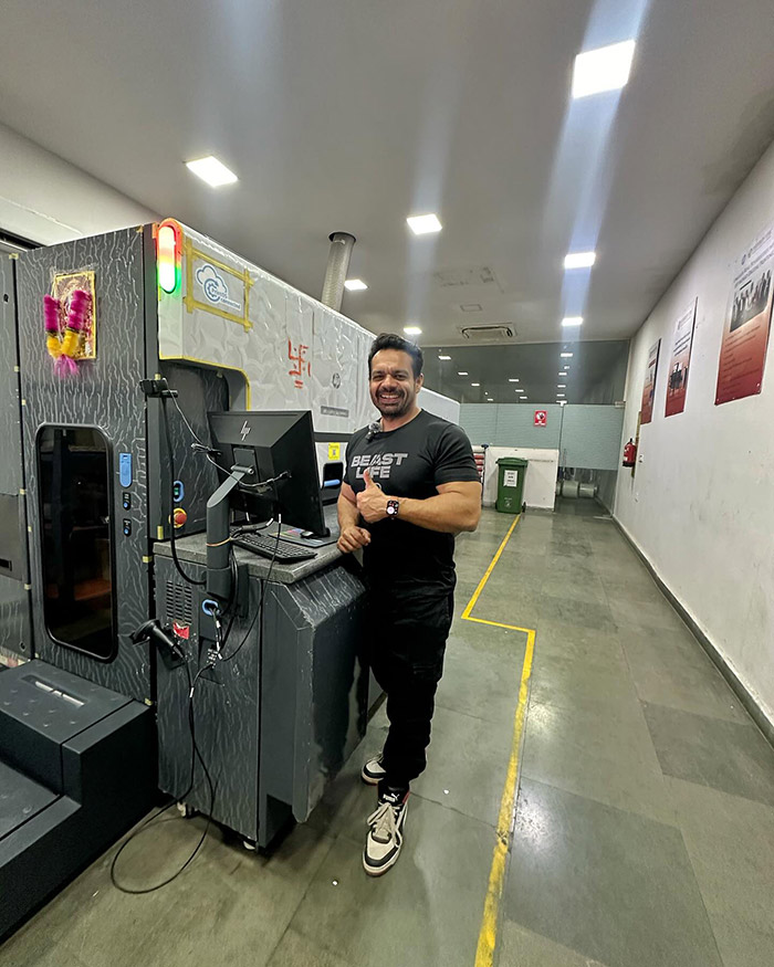 Gaurav is married to Ritu Rathee, who is also a pilot. The couple has two daughters, Rashi and Pihu1.