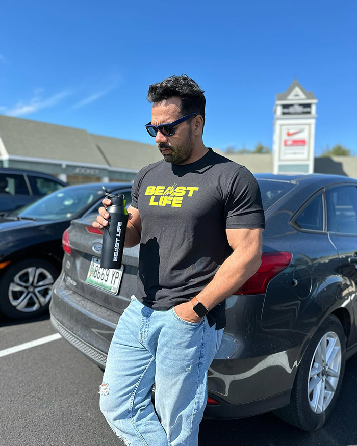 Gaurav Taneja’s net worth is estimated to be around $5 million (approximately ₹37 crores). His wealth comes from his YouTube channels, brand endorsements, and other business ventures.