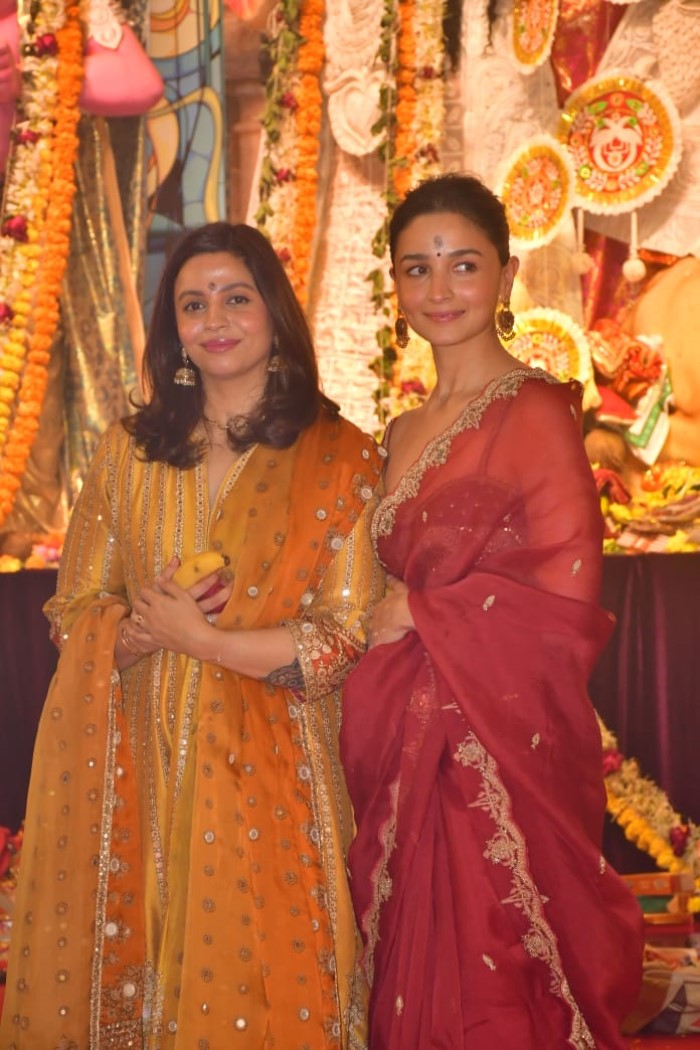 Alia and her sister offered prayers to Maa Durga and interacted with other celebrities present at the pandal.