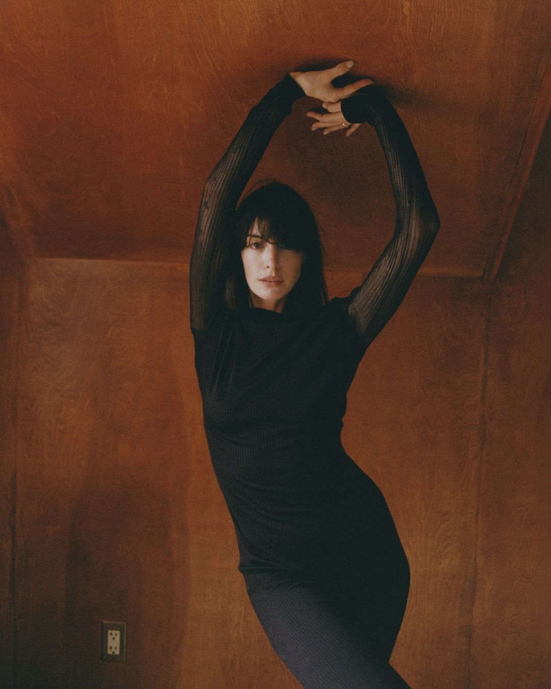 Anne Hathaway: Lifestyle, Networth, Business, Family Background, Popular Movies, Husband& More