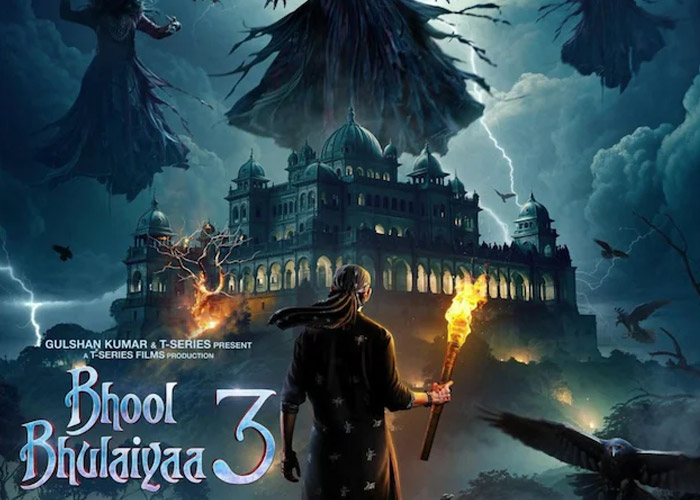 Producers: Bhushan Kumar, Krishan Kumar, and Murad Khetani.