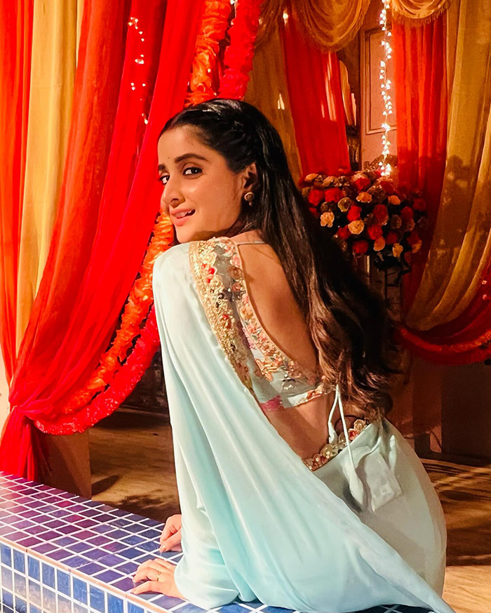 She is currently unmarried and was previously in a relationship with actor Sayanta Modak.